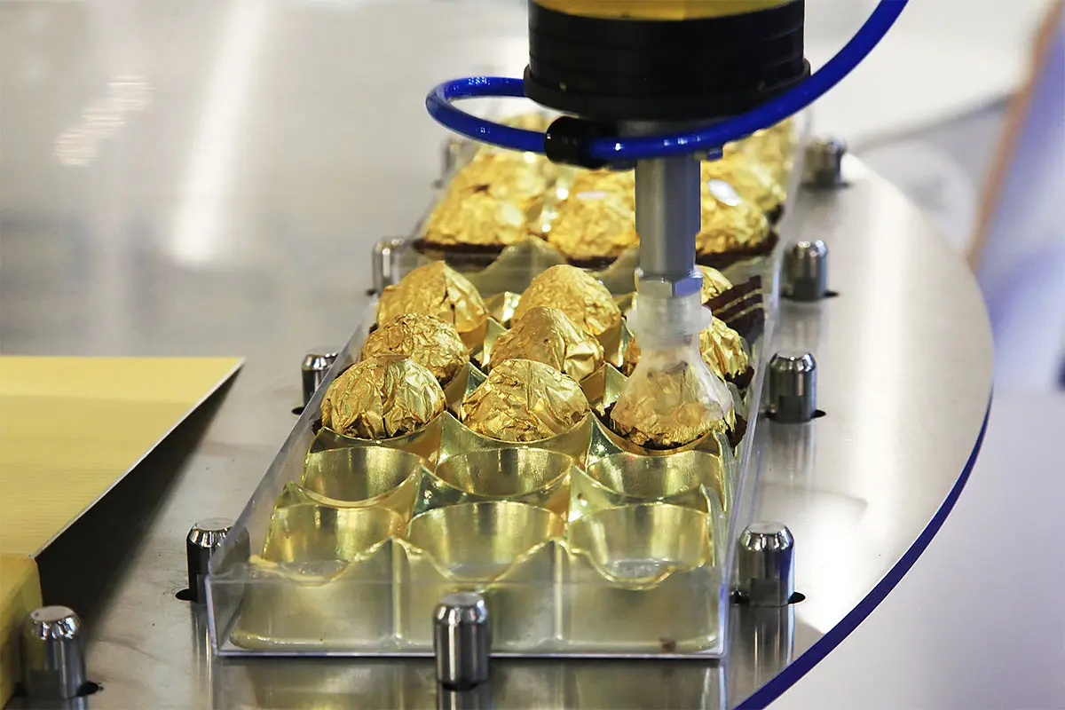 przenoszenie cukierków przez przyssawki