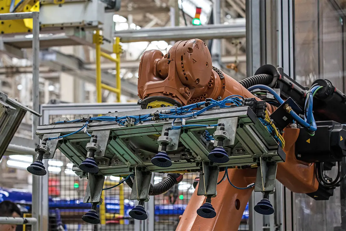 ramie robota z przyssawkami do gorącej blachy